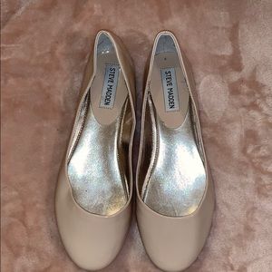 Steve Madden nude flats